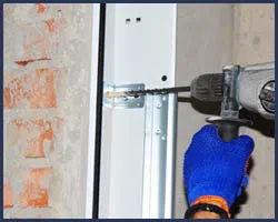 Detroit Neighborhood Garage Door Detroit, MI 248-395-3828 - side-door-repair-t-22-gr-23m